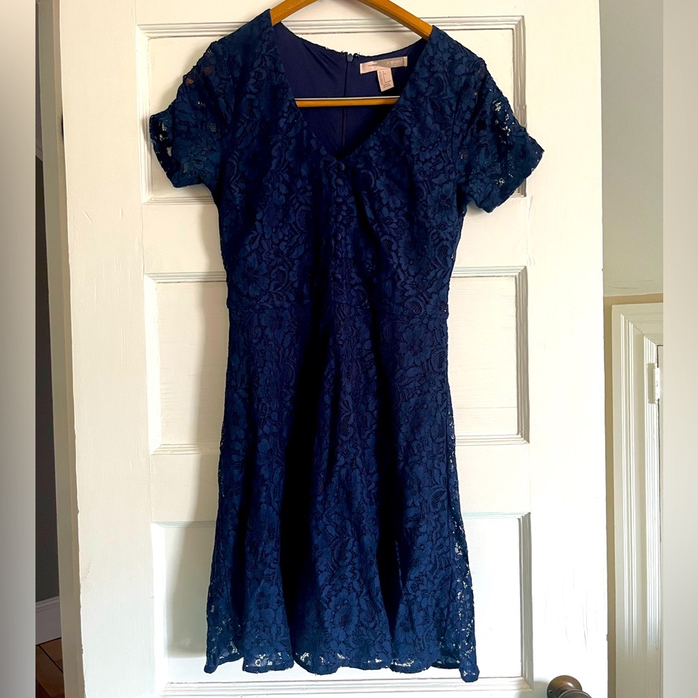 Forever 21 lace v-neck dress